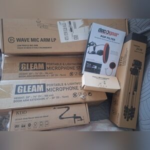 Elgato wave mic arm LP - 7 PC Mic Stand And Accessory Bundle!!